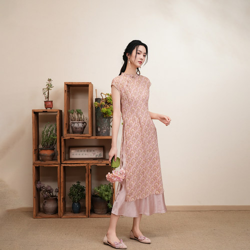 布符新中式「柔粉印花盖袖两件套旗袍」2026年夏季温婉雅致显瘦
