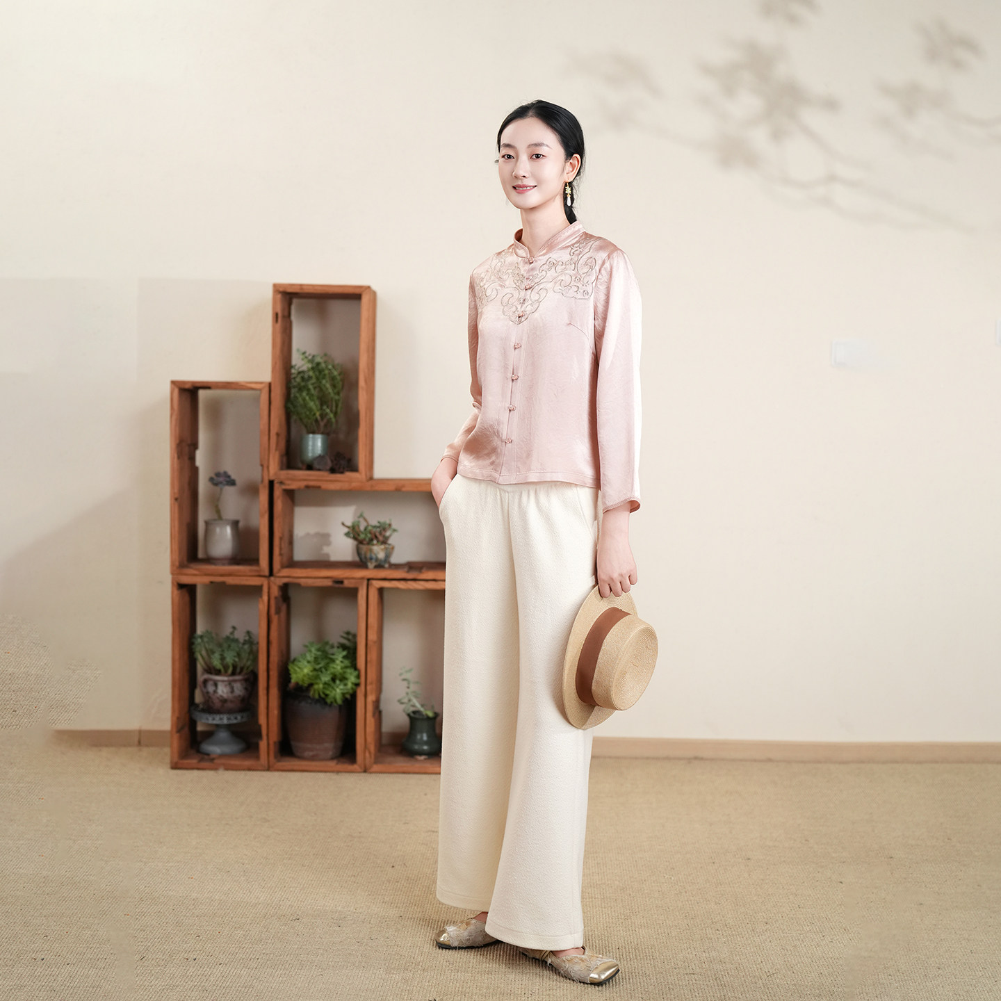 布符新中式「粉醋酸立领如意绣衬衫」2026年春季新品日常百搭女装,女装/女士精品,衬衫,淘宝优惠券,粉丝福利购,淘宝优惠卷