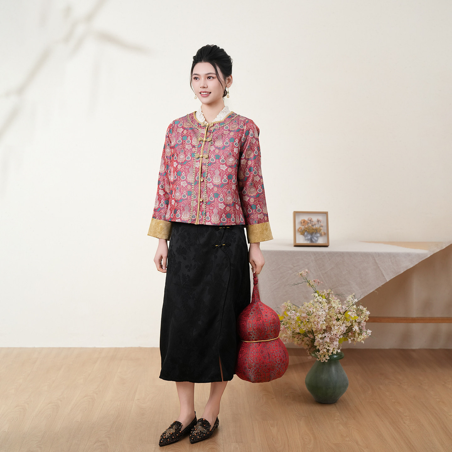 布符新中式「附花边花扣外套」2026年春季新品手工盘扣圆领女装