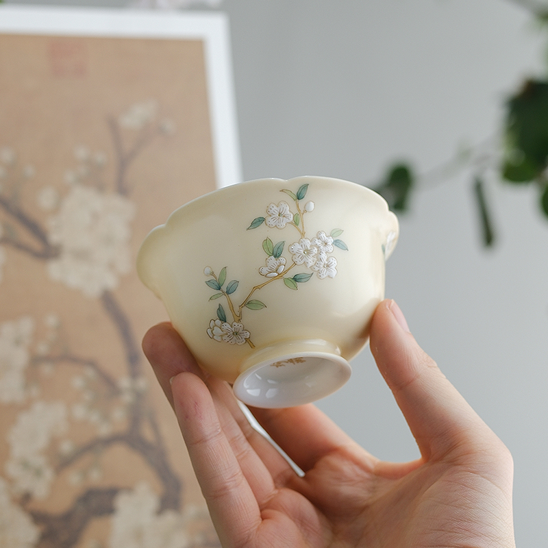 宋代美学粉彩梨花花口杯