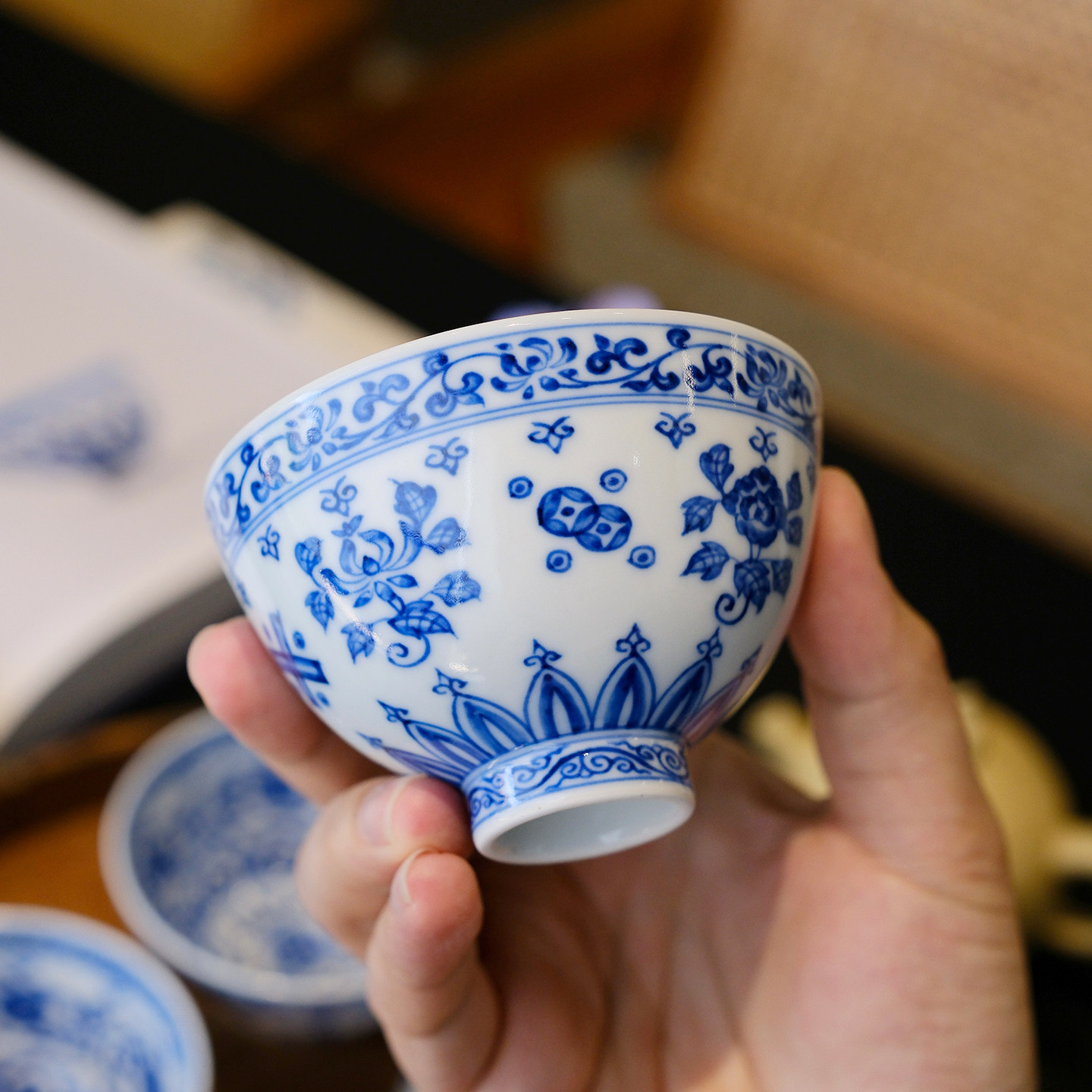 小谦山房仿明永乐杂宝纹鸡心杯景德镇青花主人杯家用茶杯手绘茶具