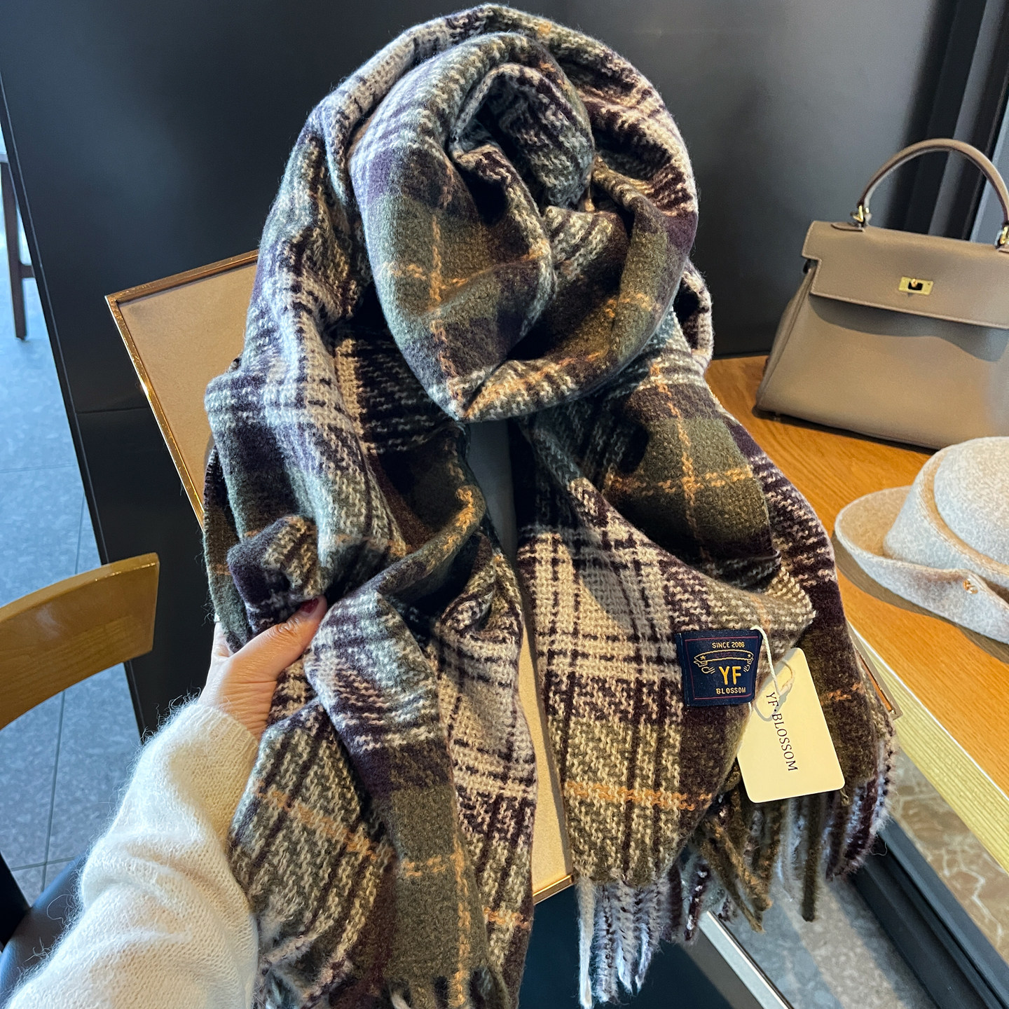 2025新款仿羊绒格子围巾女披肩