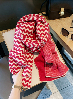 简约风波浪纹围巾女秋冬季韩版百搭黑色几何菱形线条长款披肩两用
