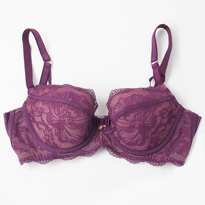 黛安芬侧收聚拢有钢圈蕾丝薄杯