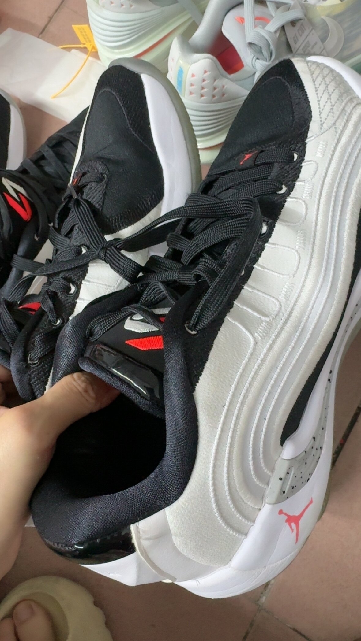 特价清仓款JORDAN Luk篮球鞋