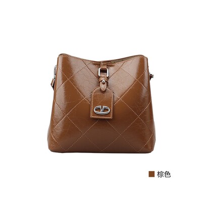 意尔康女包2025新款通勤百搭大容量单肩斜挎手提水桶包女51Y28069