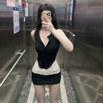 小糊兔的辣妹V领无袖背心