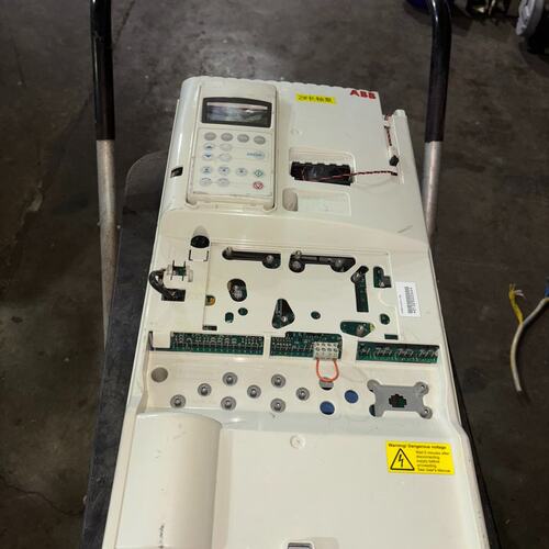 议价Acs800-04-0075 变频器 主板11c 白继电器可维修