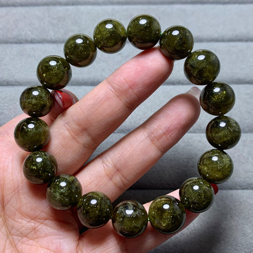 天然沙弗莱石榴石单圈手链水晶女