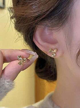 s925银针香槟色水晶三叶花耳钉