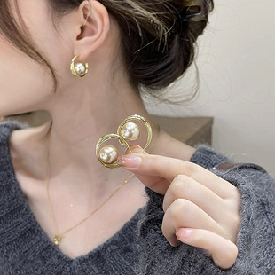 925银针耳饰香槟色珍珠C圈耳环女法式复古高级感耳圈轻奢气质耳坠