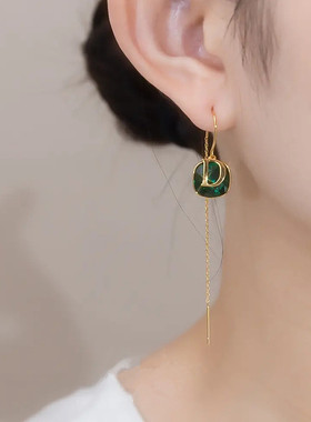 2022年新款绿色D字母耳线女925银针气质耳环时尚精致圆脸显瘦耳饰