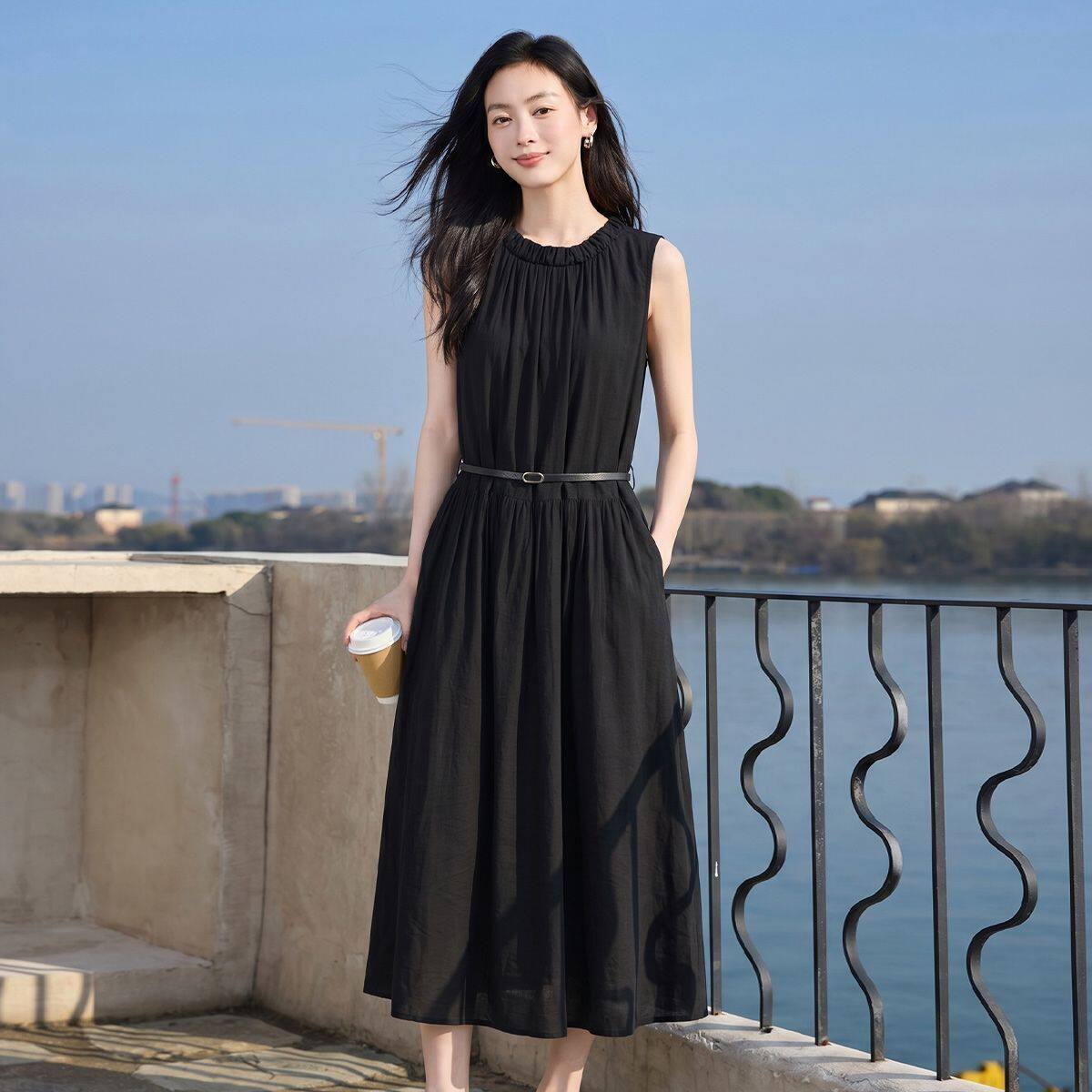 茵曼2026夏季新款时尚百搭无袖圆领连衣裙女搭配腰带显瘦气质长裙