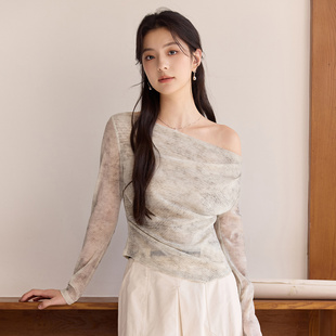 茵曼2026秋季新款法式设计感荡领长袖T恤女露肩收腰显瘦打底上衣