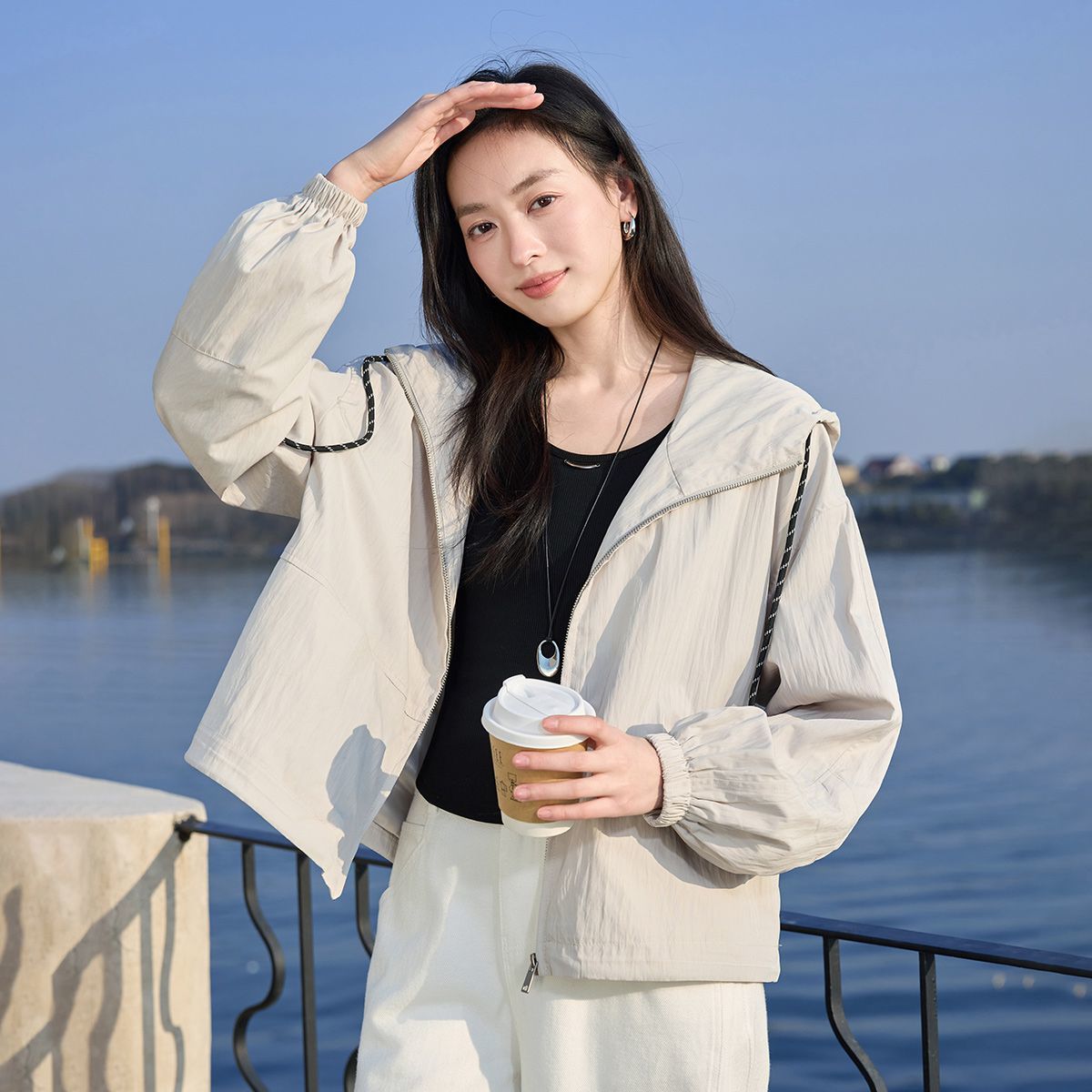 茵曼2026秋季新款轻户外运动时尚外套女士极简工装风减龄百搭连帽