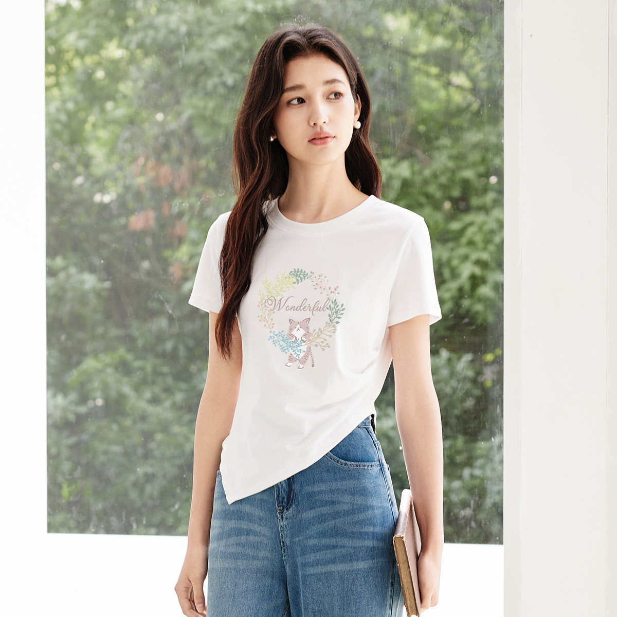 茵曼2025夏季新款正肩短袖T恤女独特超好看上衣显瘦黑色白色爆款