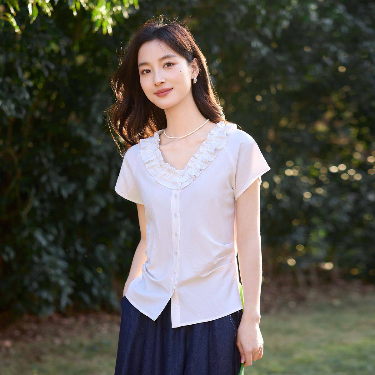 茵曼2026夏季新款白色荷花边领设计短袖衬衫女法式宽松上衣
