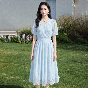 茵曼2026夏季新款含莱赛尔V领提花a字收腰连衣裙设计感显瘦长裙女
