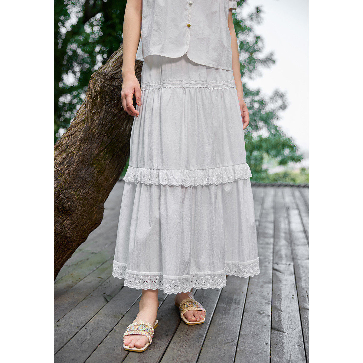 茵曼2025夏季新款休闲A字蛋糕裙花边半身裙女轻薄款高腰百搭褶皱