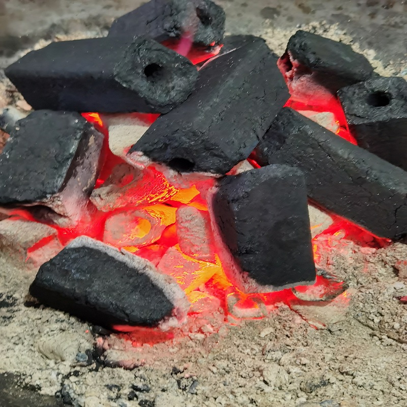 烧烤碳木炭无烟烧烤炭耐烧环保易燃果木炭家用烤火取暖10斤机制碳