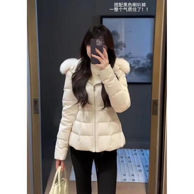 高级感白色大毛领羽绒服女