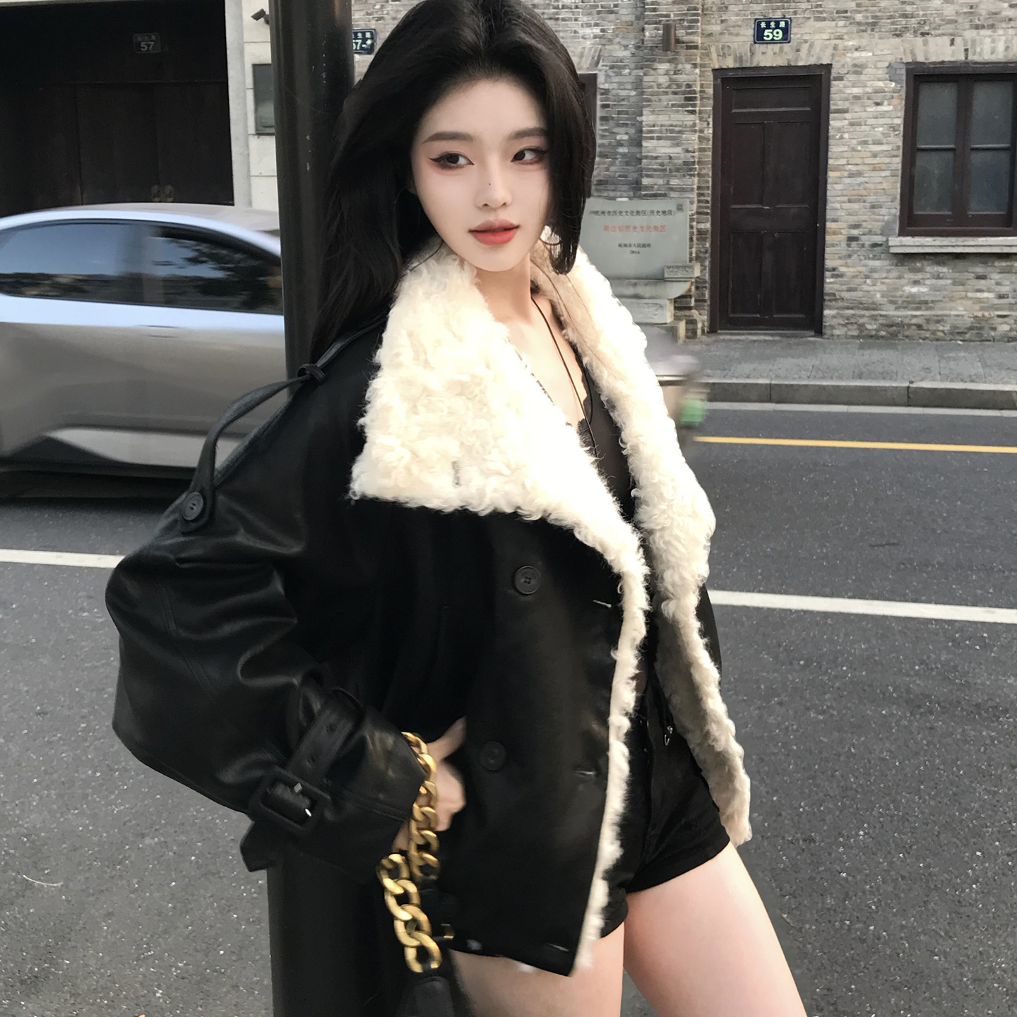 小羊羔毛毛一体短款皮外套女