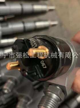 沃尔04390987喷油器总成 挖掘机全系列燃油泵柴油泵