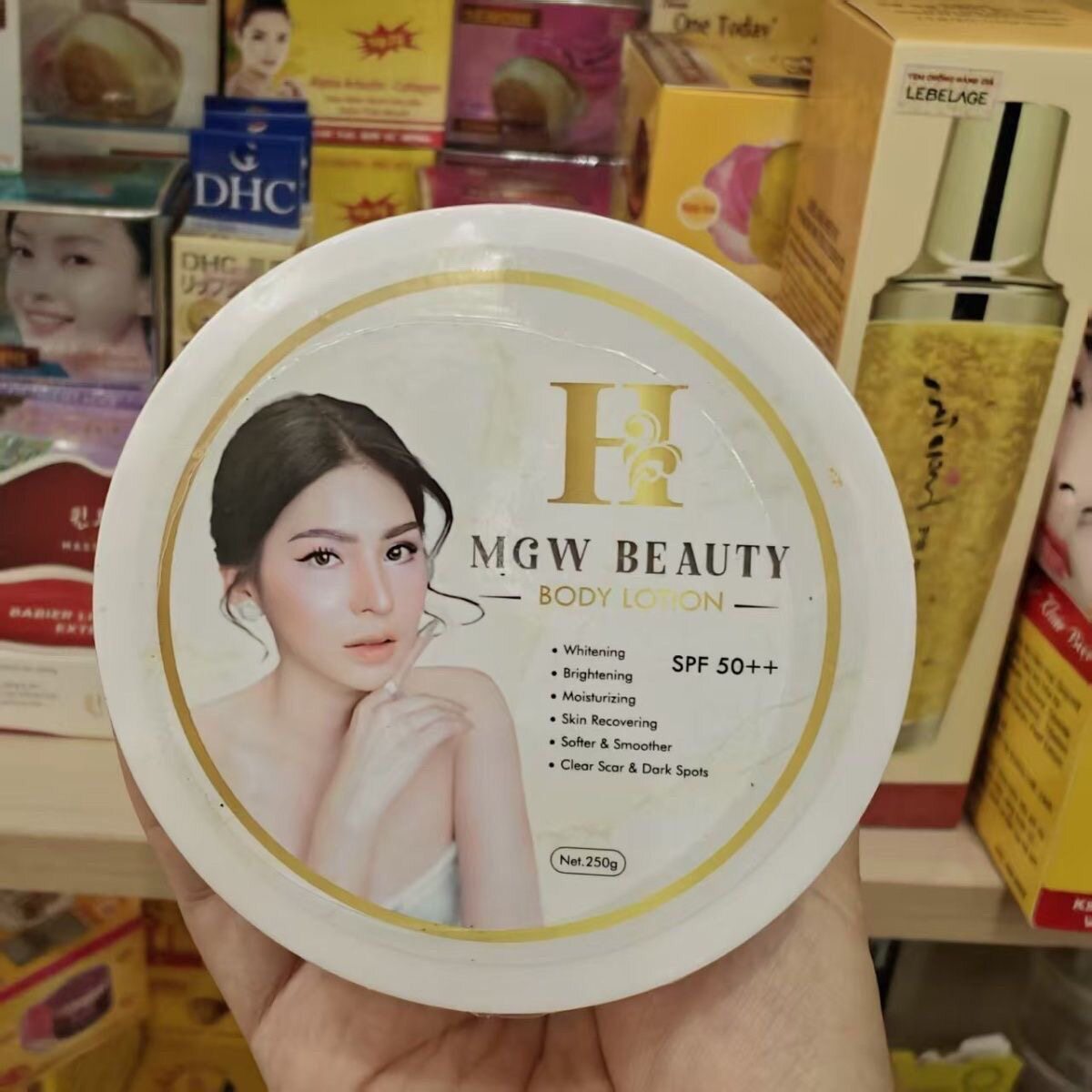 泰国原装MGWBEAUTV亮白持久保湿防嗮身体乳霜spa正品修复黑斑提亮