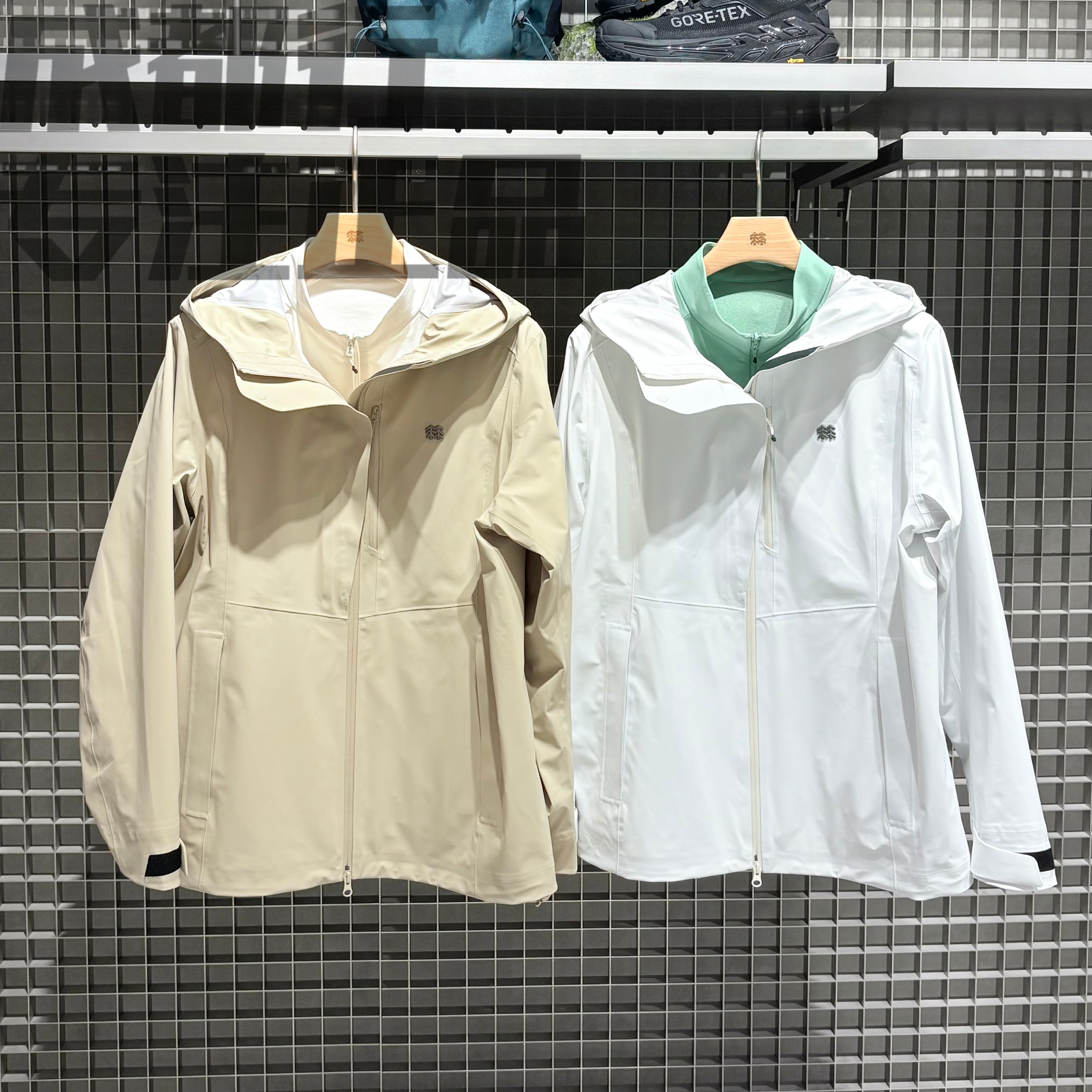 可隆KOLON SPORT女款连帽双层软壳三合一夹克冲锋衣LKJK5AN034