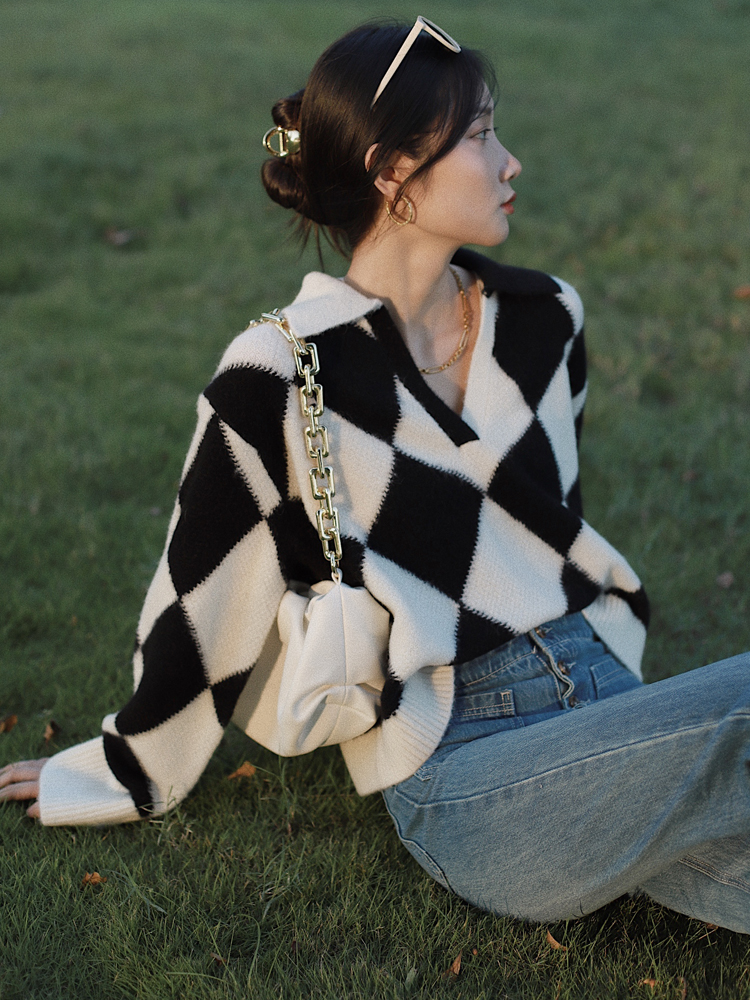 Bela studio黑白棋盘格v领套头菱形宽松博主慵懒风针织保暖毛衣