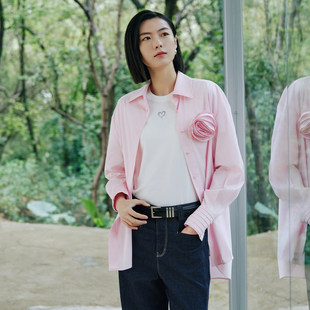 歌蒂诗秋专柜新款时尚淡粉色玫瑰装饰宽松外搭衬衫8F31A1109