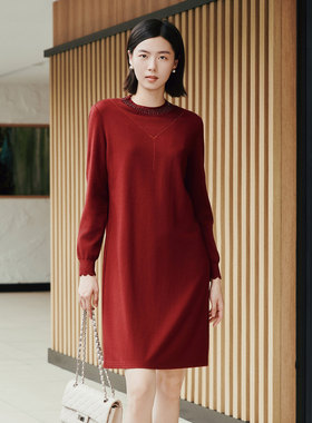 歌蒂诗冬季专柜新款简约大气宽松舒适圆领连衣裙女 1E41L1206B