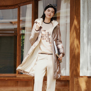 通勤舒适连帽鹅绒羽绒服女 时尚 1E42Y2700 专柜新款 歌蒂诗冬季