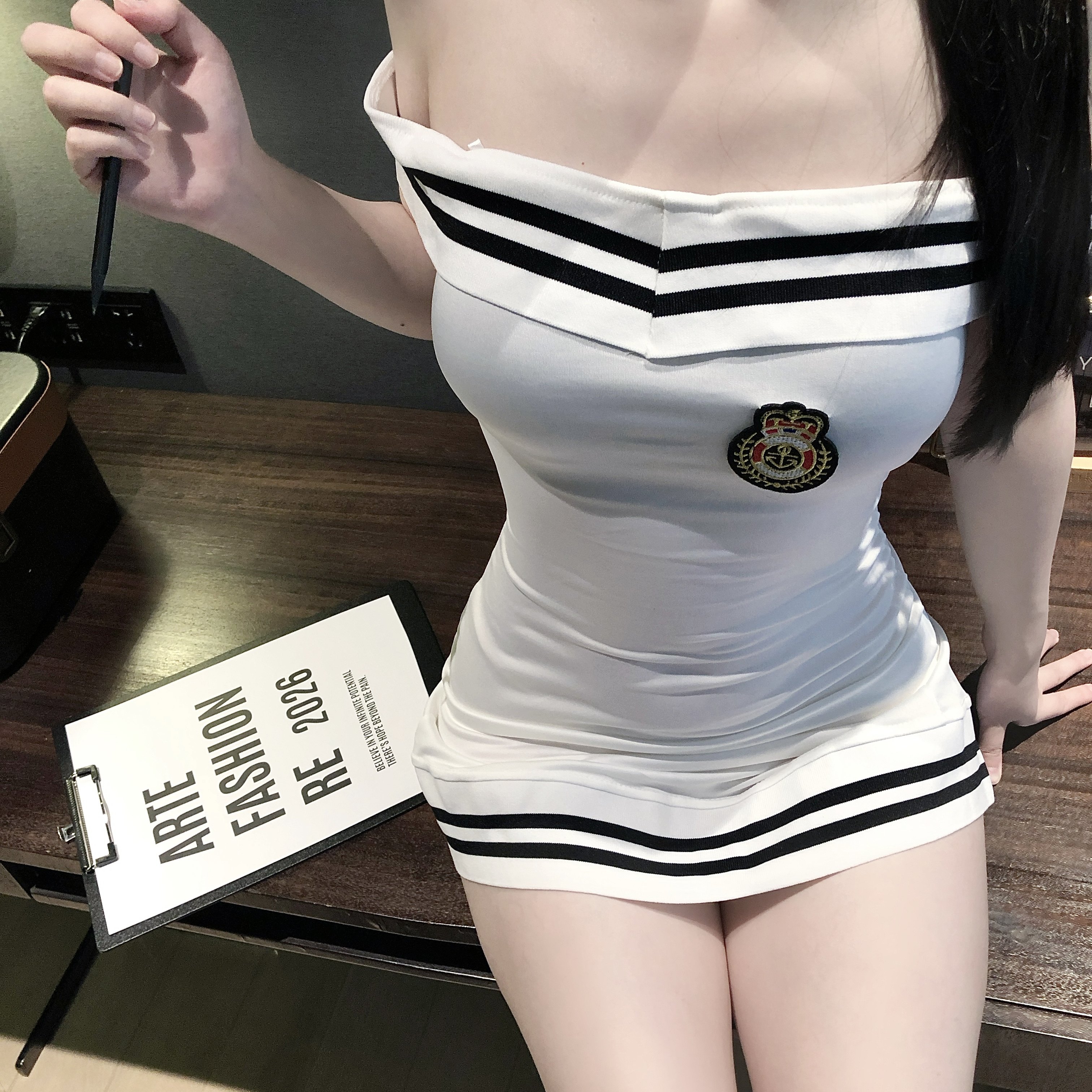 性感学院风海军一字肩收腰包臀裙