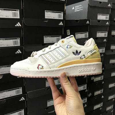 Adidas三叶草复古板鞋