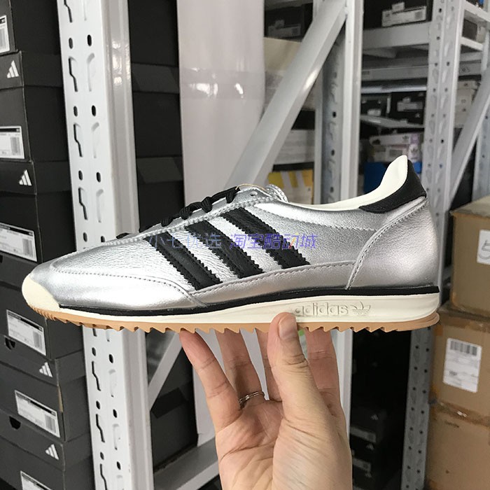 Adidas男女运动休闲鞋