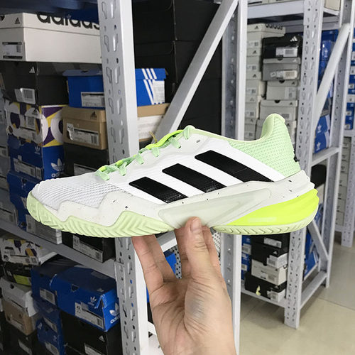 Adidas网球鞋透气耐磨