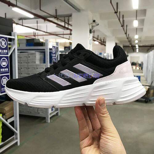 Adidas男女休闲运动鞋跑步鞋