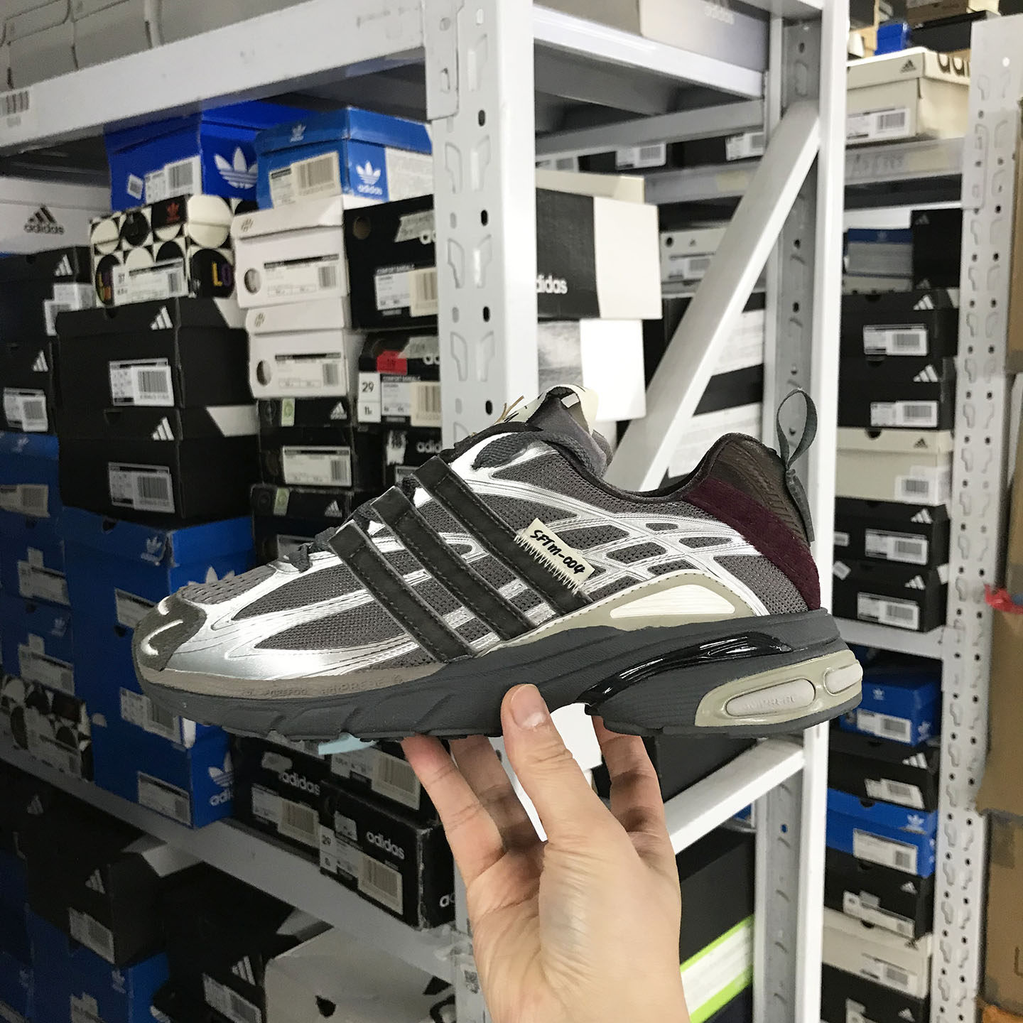 Adidas ADISTAR CUSHION SFTM 男女联名款经典老爹鞋 JH9008 9009图片