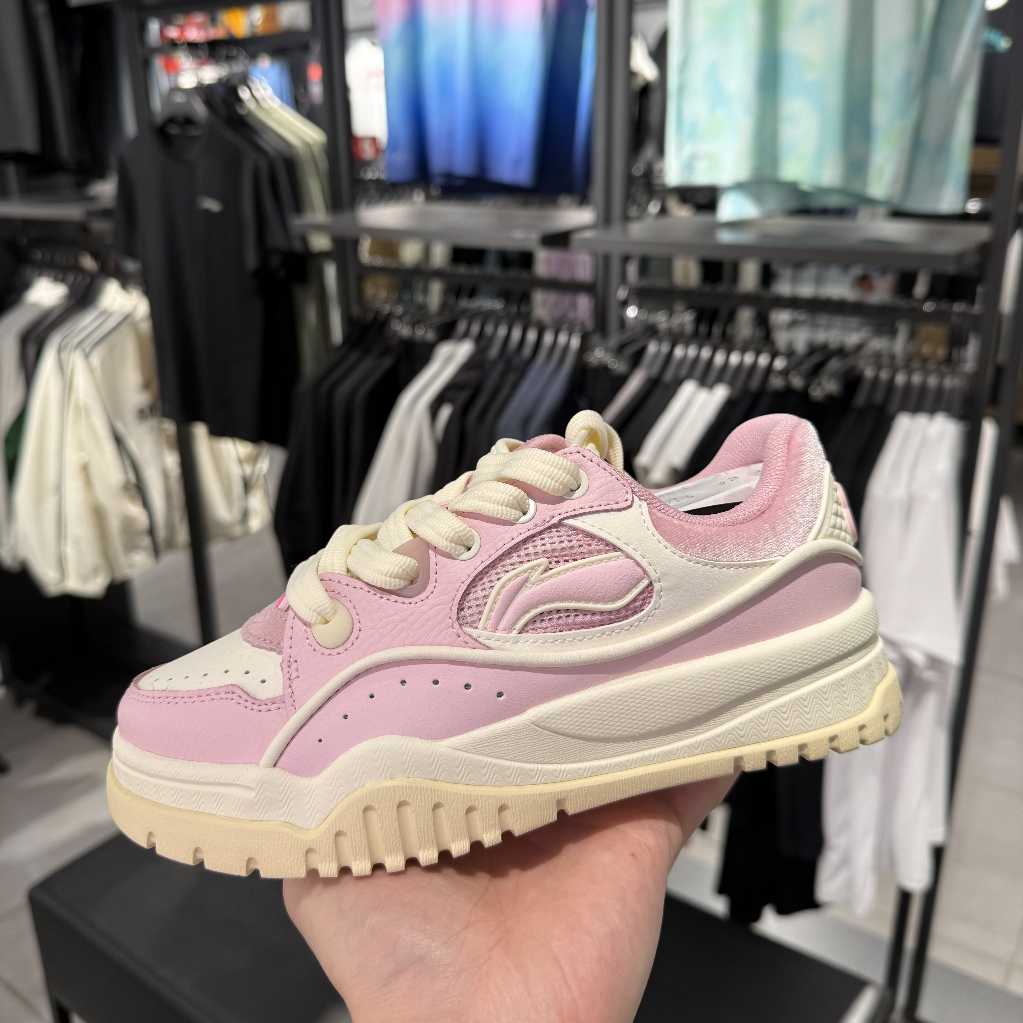 李宁女子舒适2025新品运动休闲鞋防滑耐磨时尚板鞋AGCV280