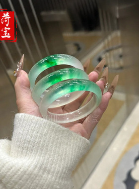 高冰绿色飘花石英岩玉石一抹绿点绿玉手镯翡翠色手镯送礼物