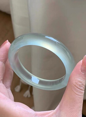 石英岩玉手镯翡翠色浅绿冰种淡绿色缅甸玉镯礼品货源