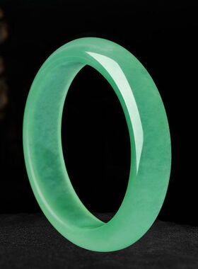 浅绿色石英岩手镯女款中宽玉镯子翠色正圈少女玉石镯子