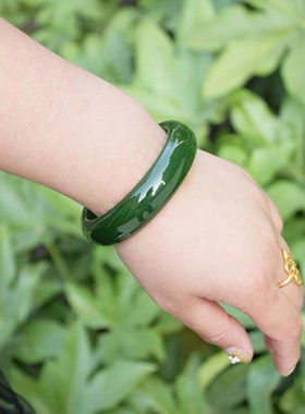 新疆和田玉手镯女款菠菜绿昆仑碧玉手镯女玉镯子饰品礼物处理
