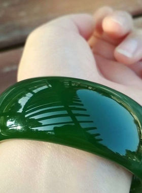 和田加宽加厚女玉手镯菠菜绿镯翡翠色玉手镯玉石玉镯