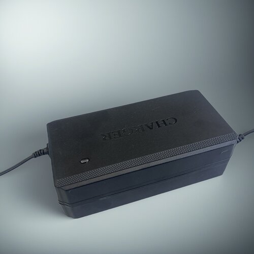原装电动车48v12ah充电器60V72V铅酸新国标老款T型小公插插头专用