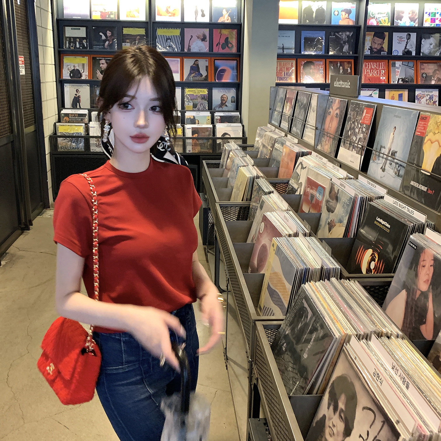 现货 baisc wear 谁还没有新年红 正肩圆领合身版tee