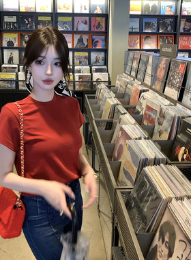 现货 baisc wear 谁还没有新年红 正肩圆领合身版tee