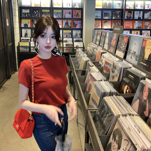 正肩圆领合身版 现货 谁还没有新年红 wear tee baisc