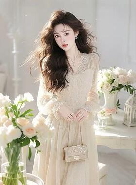 法式小香风杏色蕾丝连衣裙女冬季内搭漂亮独特气质名媛高端女神范